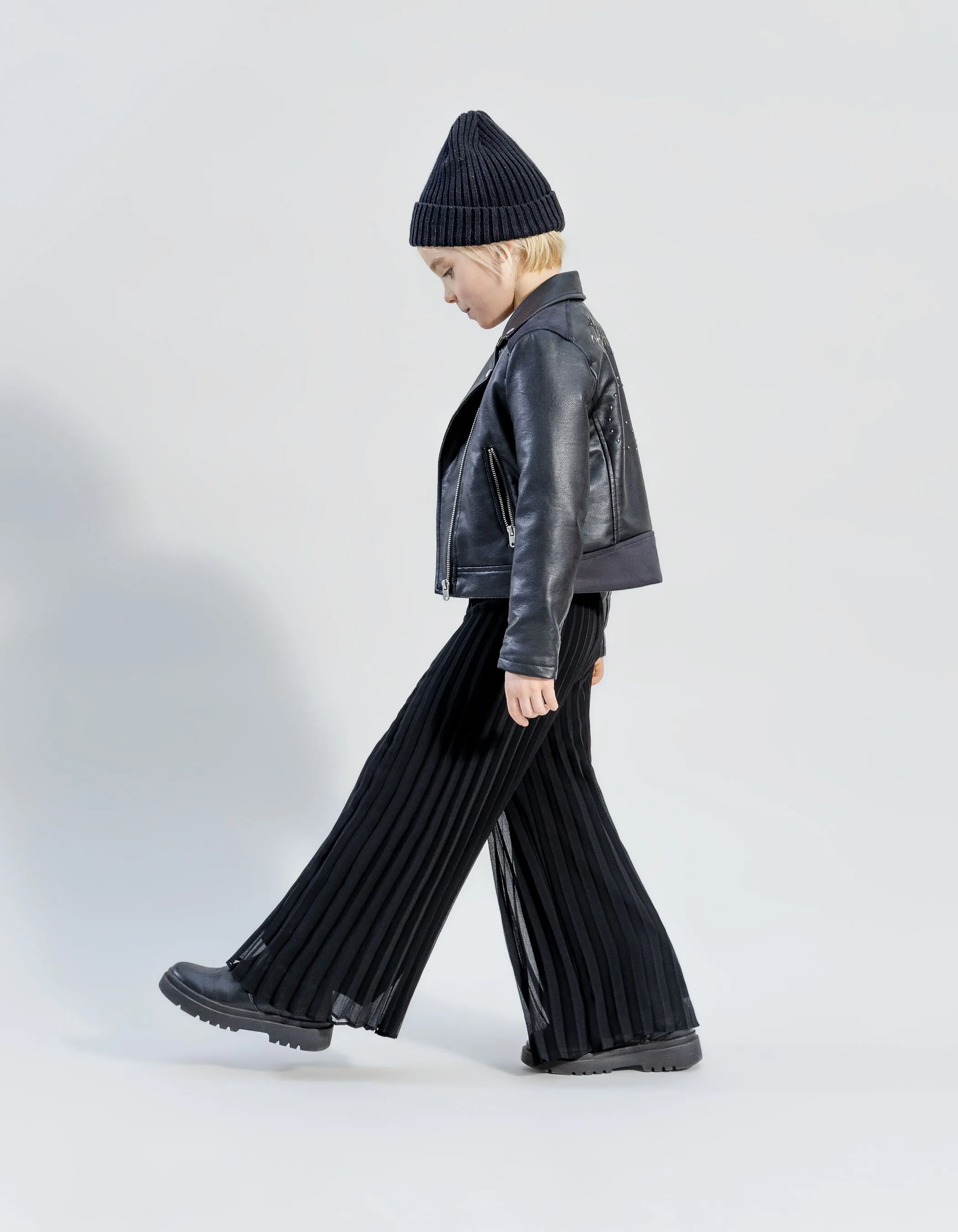 Black pleated wide-leg pants for girls