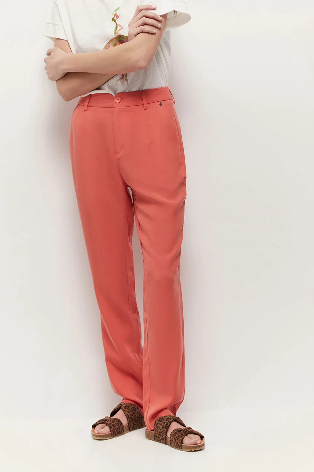 Corail 7/8 Neo-Carrot Pants - Trendy and Stylish!