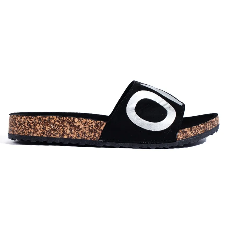 Tongs noires avec lettrage argenté sur le capuchon de Shelovet le noir